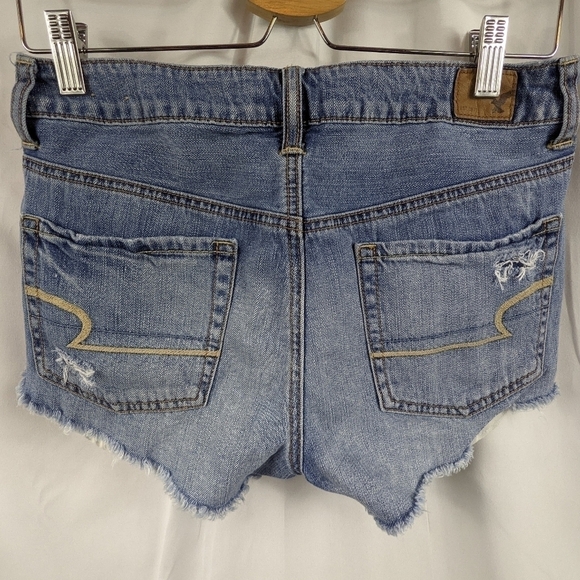 AEO Hi-Rise Festival Button Fly Destroyed Cut Off Jean Shorts Sz 4 - Picture 6 of 10